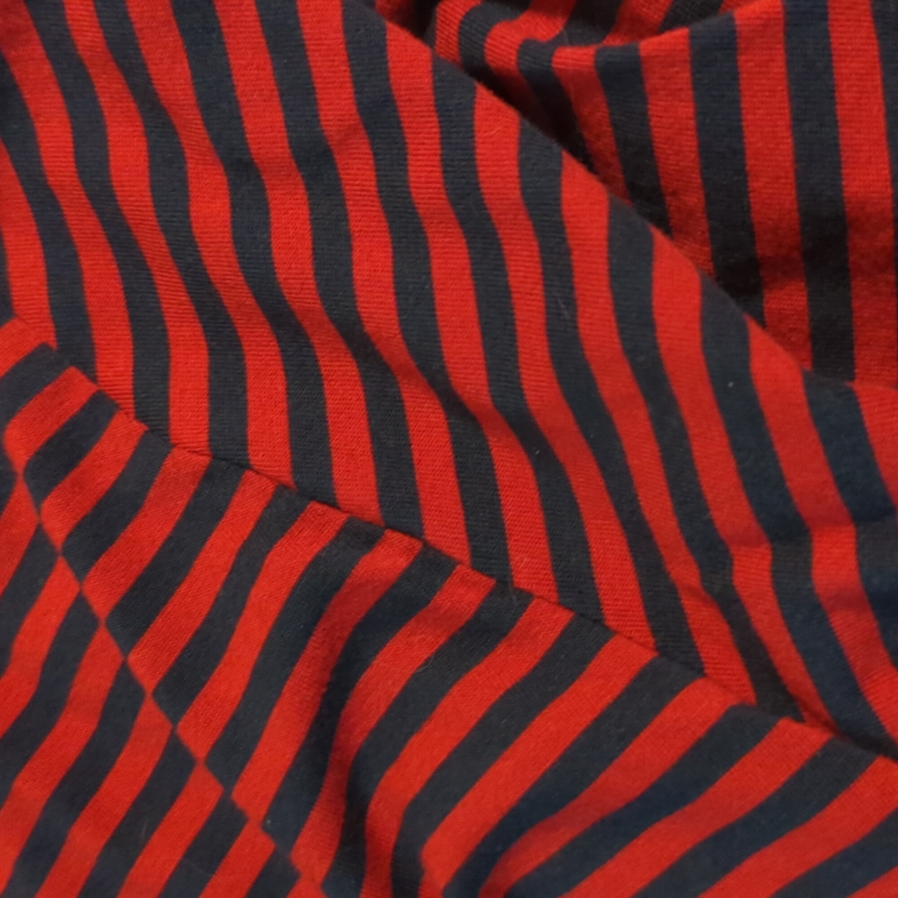 Bundle Of Four (4) Amazon Essentials Patterned V-… - image 3